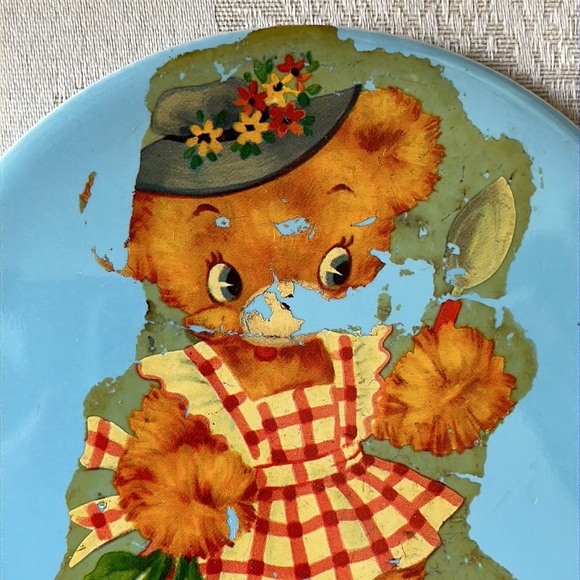 Vintage round Wheeling farmer teddy bear nursery rhyme trivet set, 1950s - Picture 7 of 11